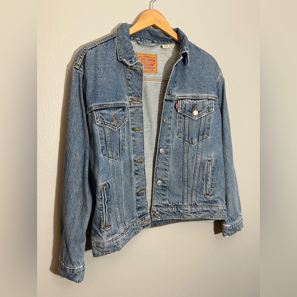 Levi’s Denim Women’s Jacket | Medium - Picture 2 of 5
